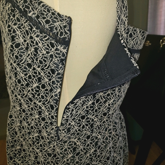 (#6) Banana Republic Crotchet Peplum Top - Picture 4 of 7